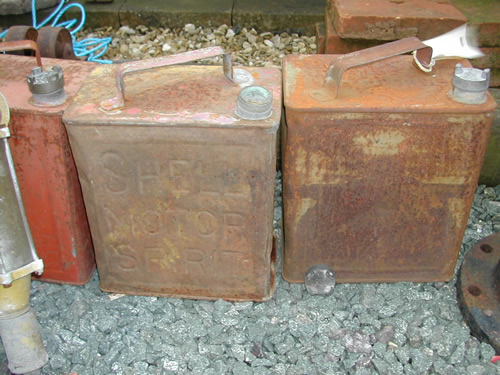 bensreckyard photo Old petrol cans 